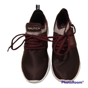 Nautica Sneakers Size 6 Women Wine color